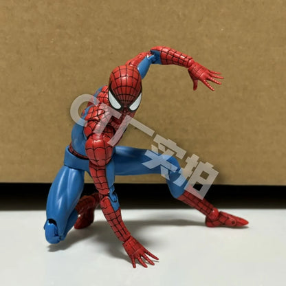 Marvel's Mafex 185 Classic Costume Figure